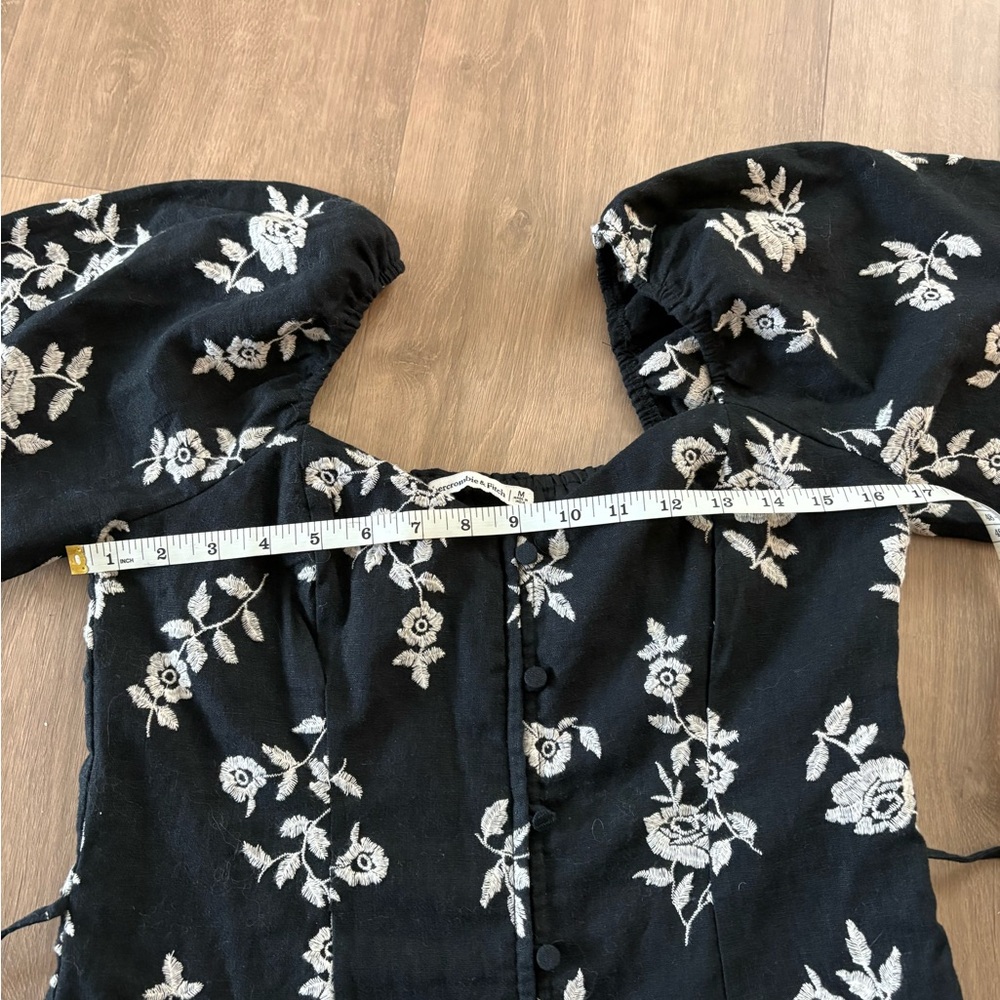 Abercrombie and Fitch Embroidered Linen Blend Mini Dress - Picture 4 of 7
